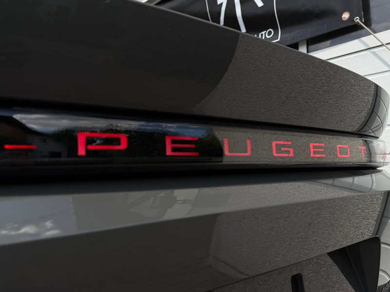 Peugeot 408 Hybrid 145 GT Exclusive Schiebd.,Nappa,Focal — photo 4