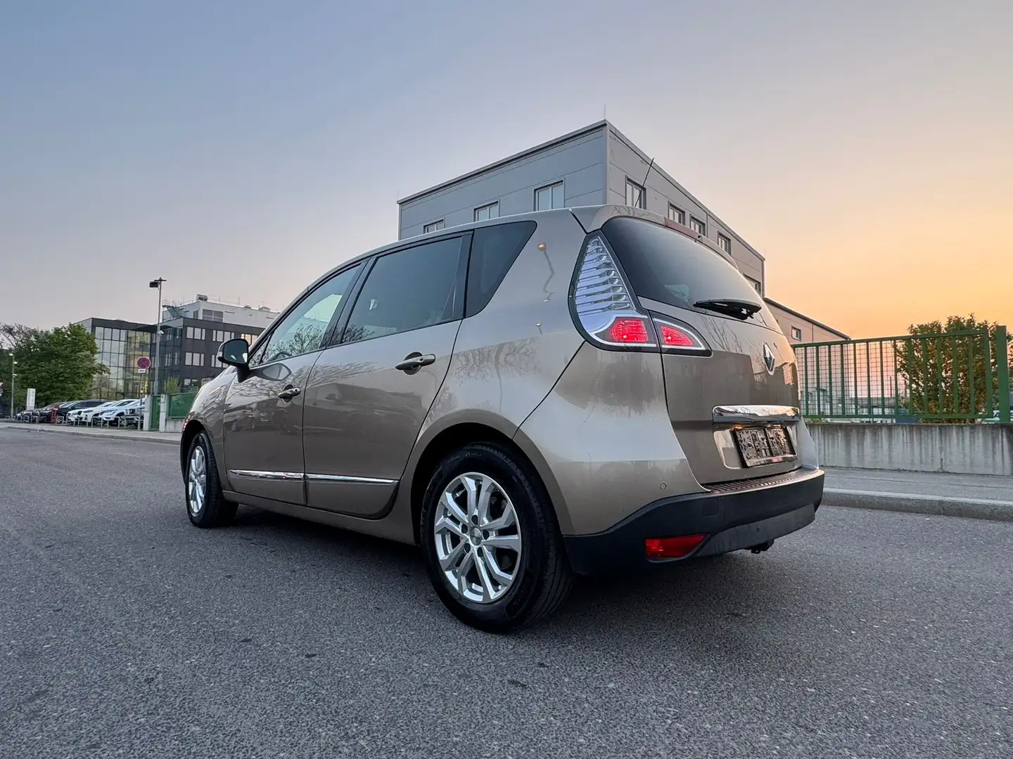 Renault Scenic BOSE Edition Braun - 2