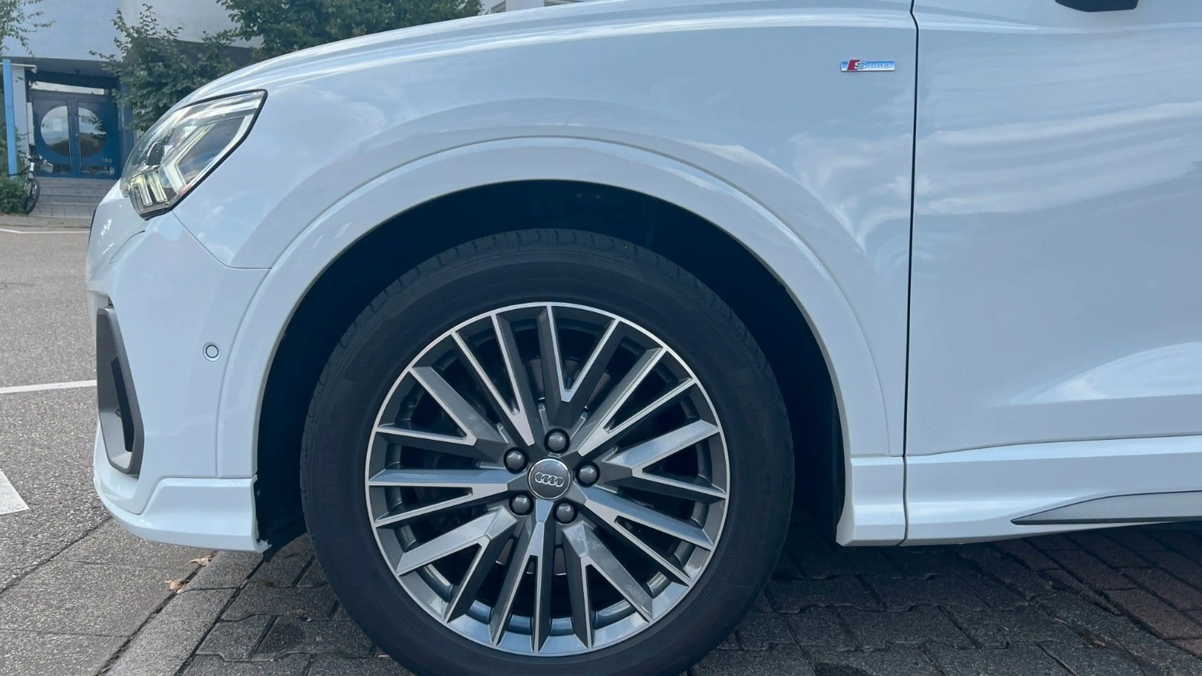 Audi Q3 40 TFSI quattro S line / top gepflegt — photo 9