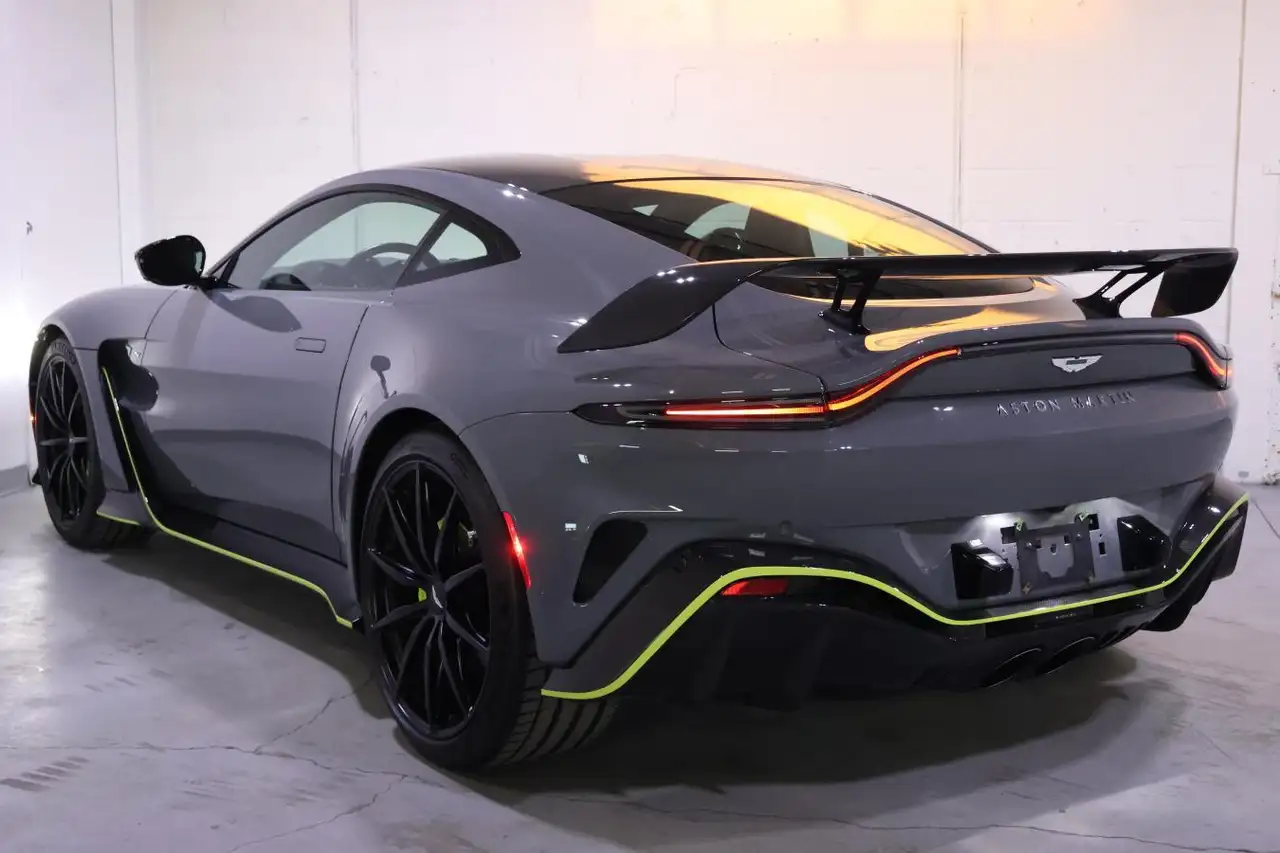 Aston Martin Vantage снимка Aston Martin Vantage