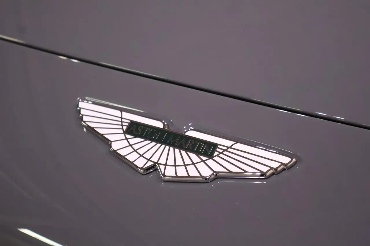 Aston Martin Vantage снимка Aston Martin Vantage