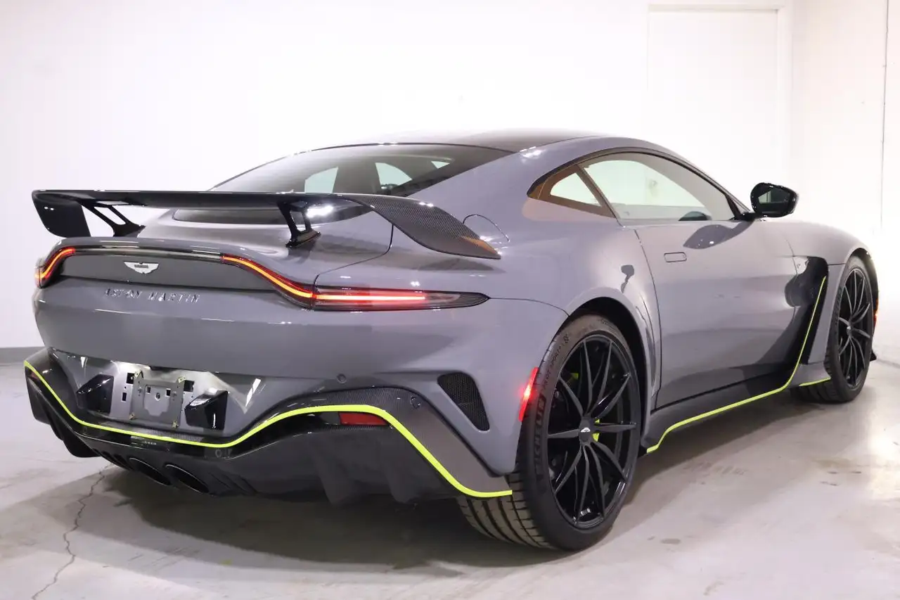 Aston Martin Vantage снимка Aston Martin Vantage