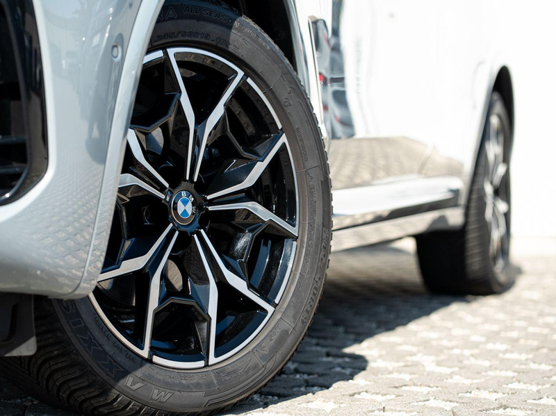 BMW X4 xDrive20d M-Sport AHK PANO ACC Laser HuD KoZg — photo 4