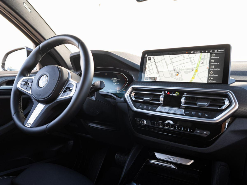 BMW X4 xDrive20d M-Sport AHK PANO ACC Laser HuD KoZg — photo 15