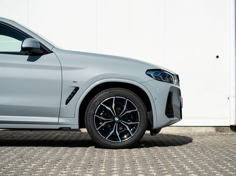 BMW X4 xDrive20d M-Sport AHK PANO ACC Laser HuD KoZg — photo 6