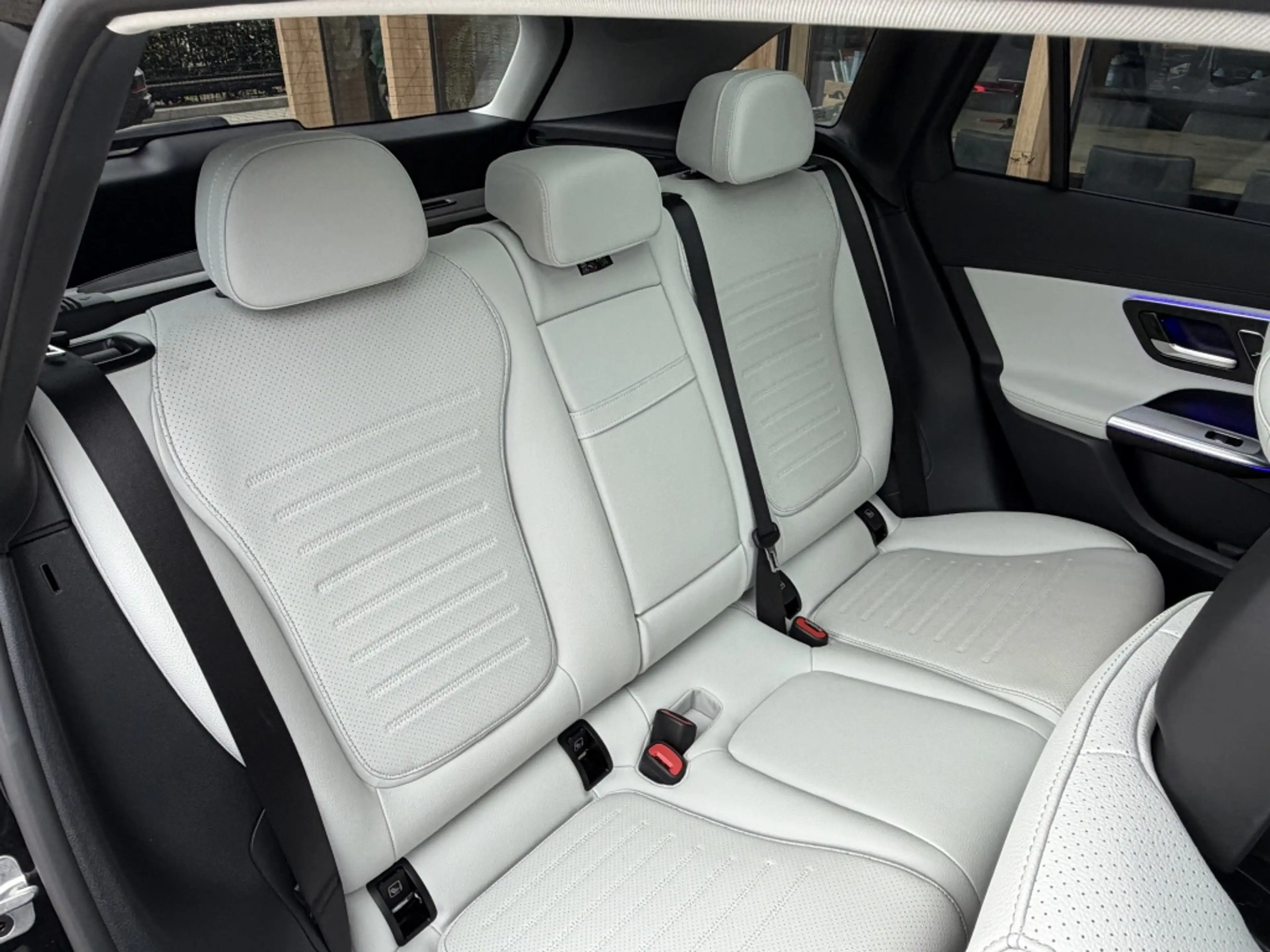 Mercedes-Benz GLC 400 400e 4MATIC AMG Line — photo 10
