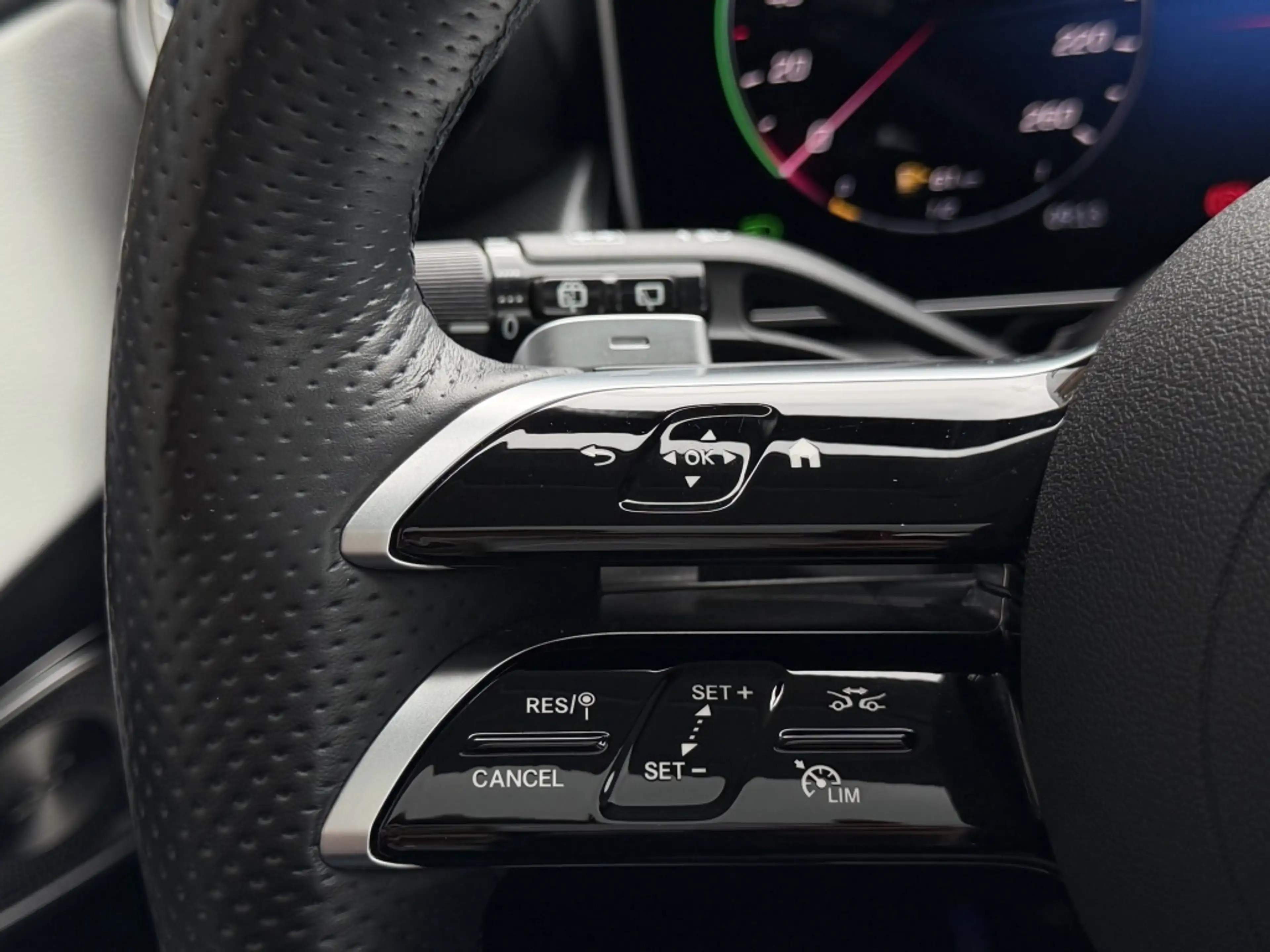 Mercedes-Benz GLC 400 400e 4MATIC AMG Line — photo 15