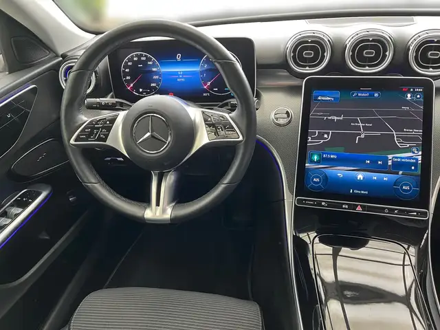 Mercedes-Benz C-Class view 9