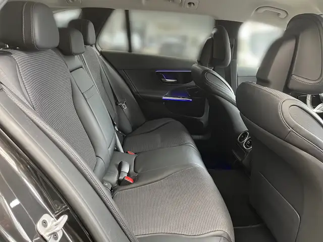 Mercedes-Benz C-Class view 11