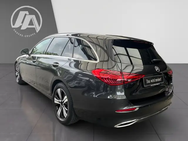 Mercedes-Benz C-Class view 3