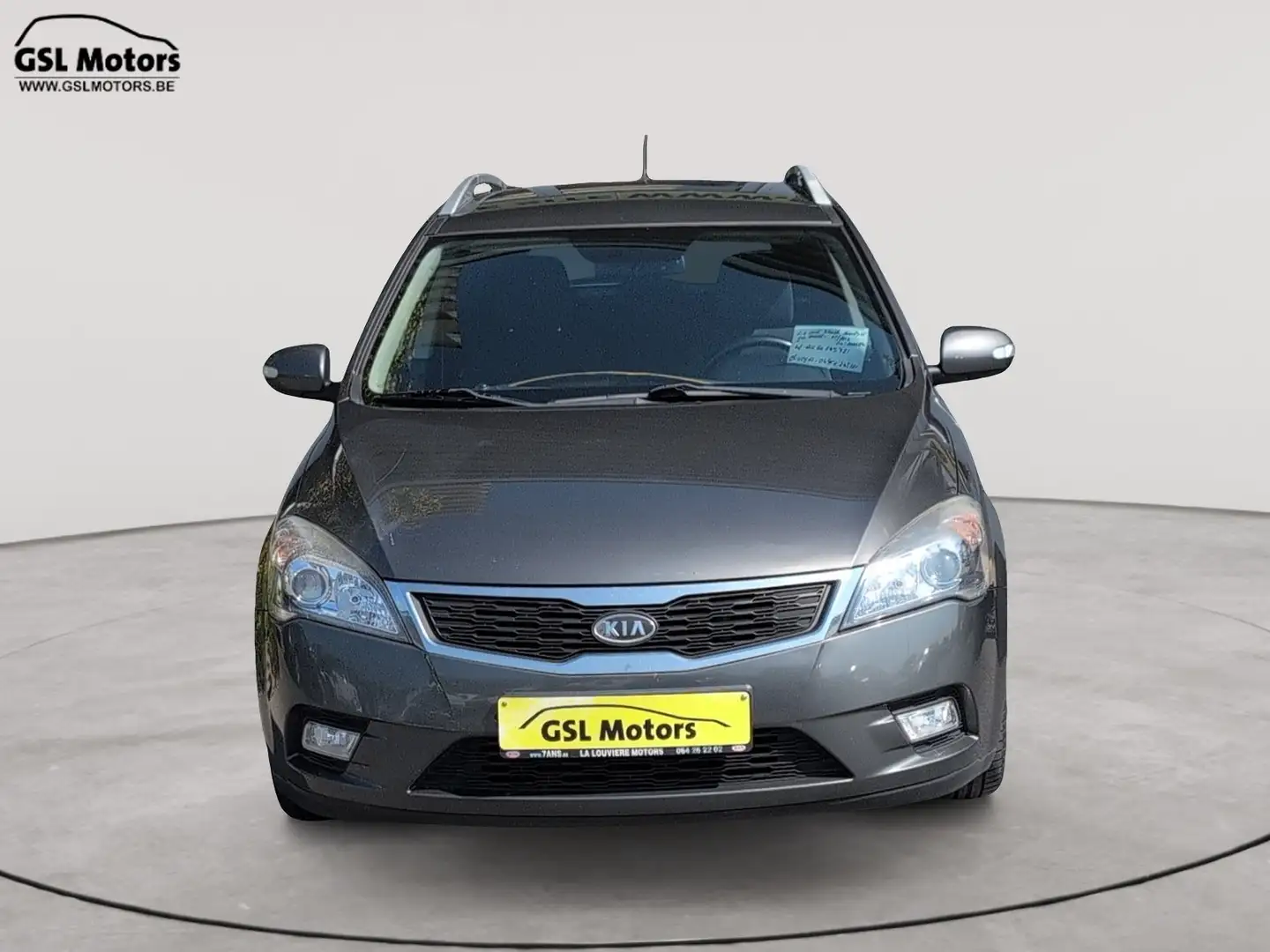 Kia Ceed SW / cee'd SW 1.6CRDi 115cv break gris 05/12 Airco GPS Capteurs Gris - 2
