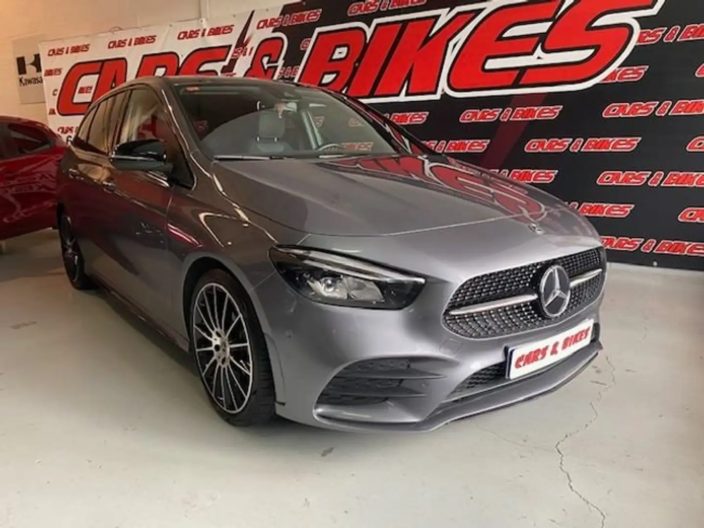 Mercedes-Benz B 200 200d 8G-DCT Gris - 1