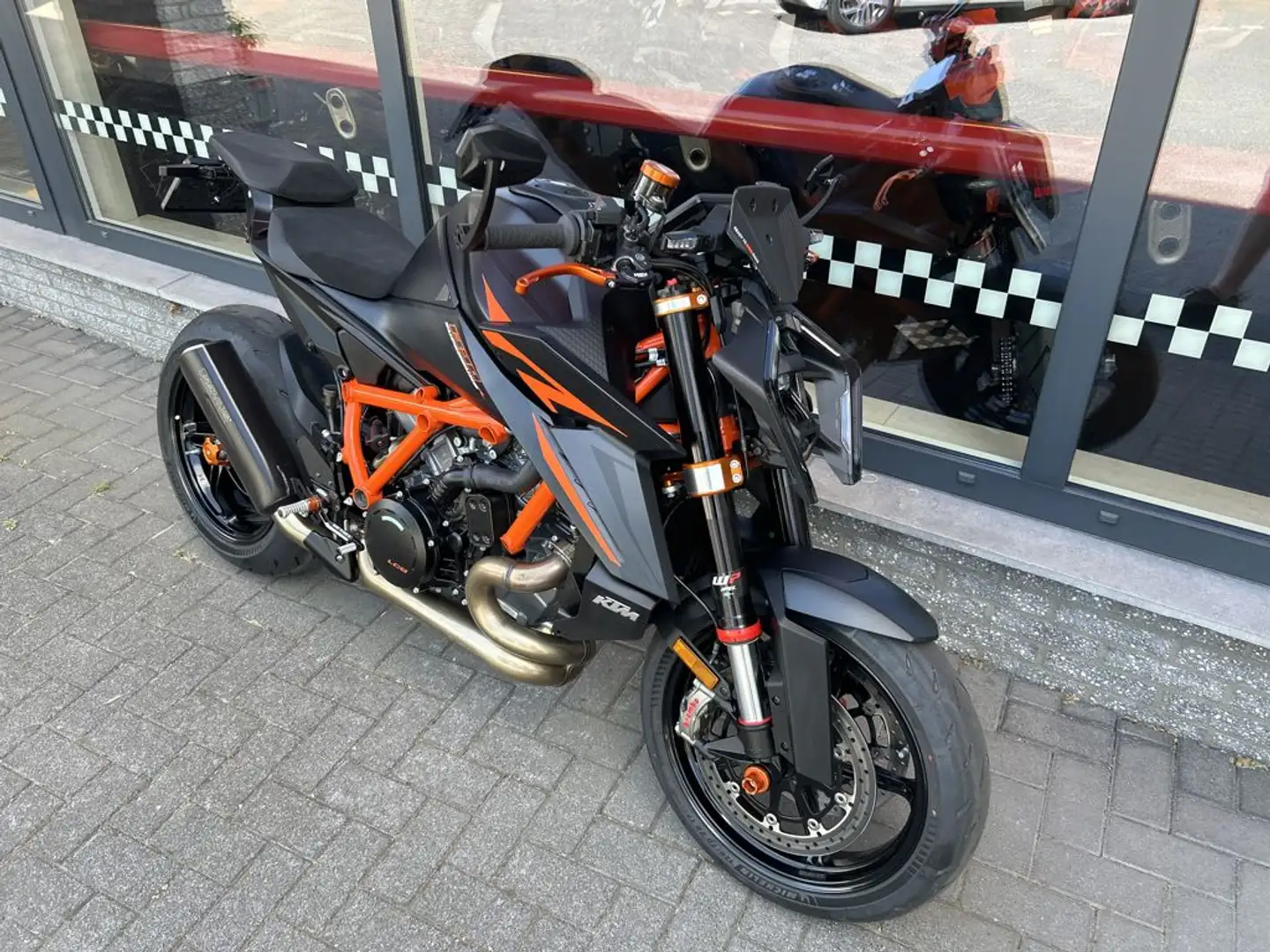 KTM 1390 Super Duke R - 2