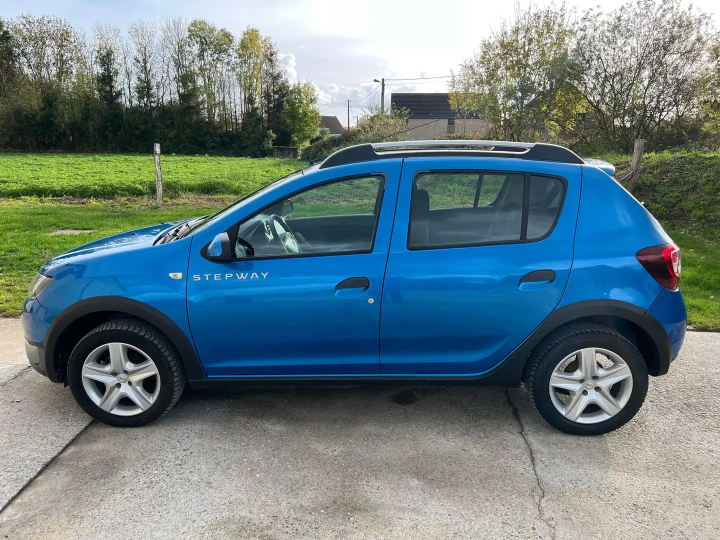 Dacia Sandero Plus ***Airco ***Navigation *** Blauw - 2