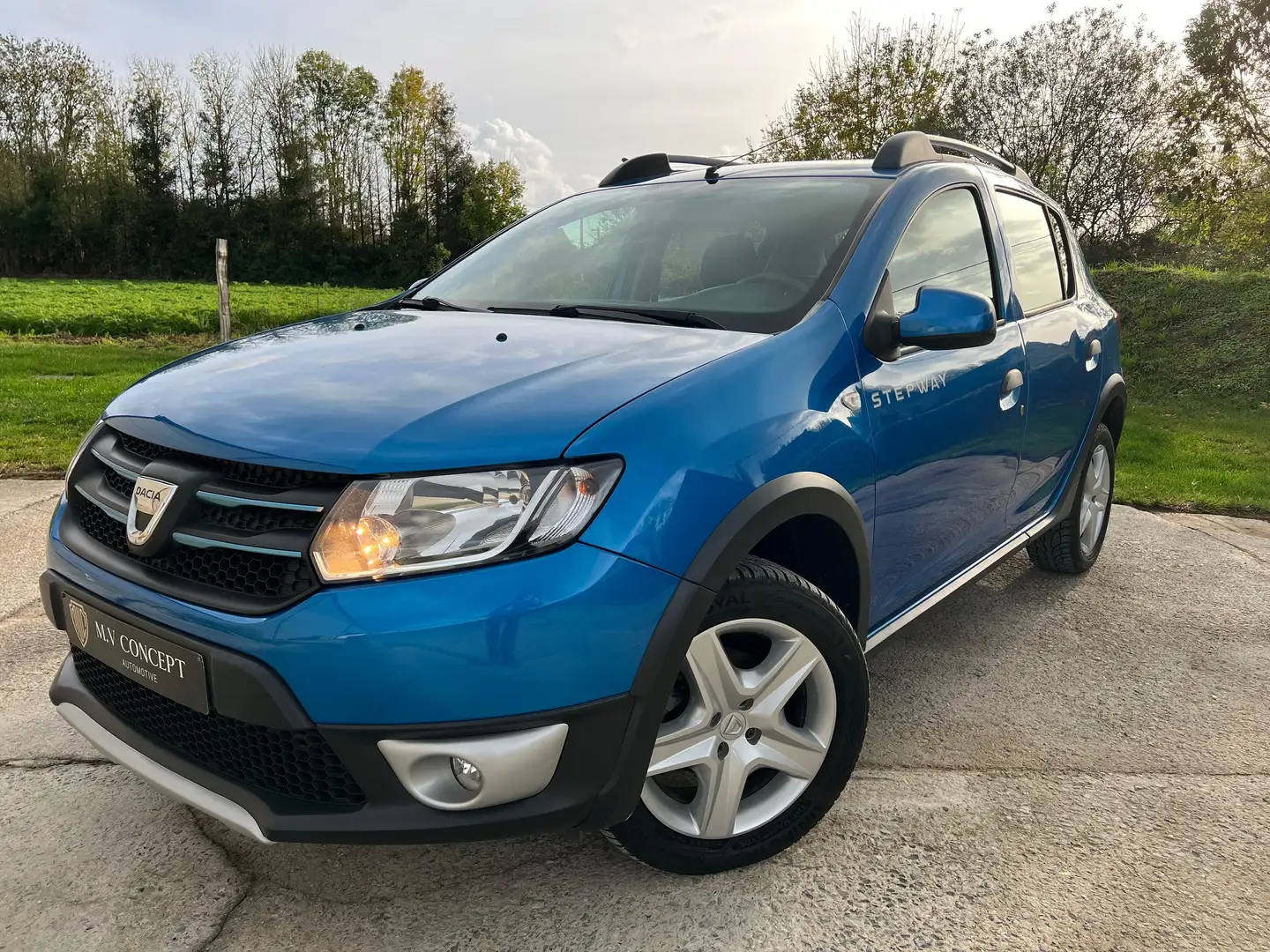Dacia Sandero Plus ***Airco ***Navigation *** Blauw - 1