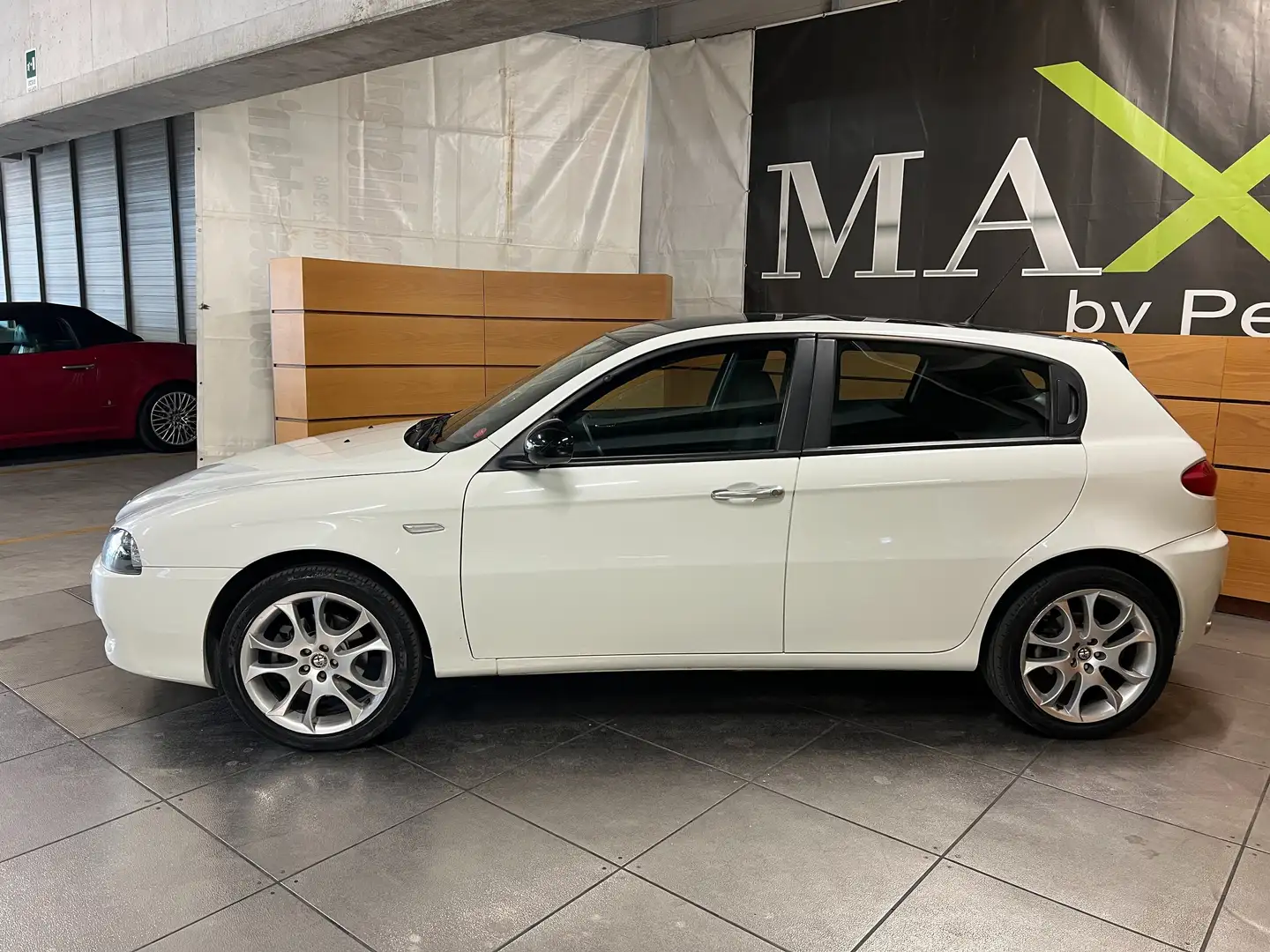Alfa Romeo 147 147 5p 1.6 ts 16v Moving 105cv Bílá - 2