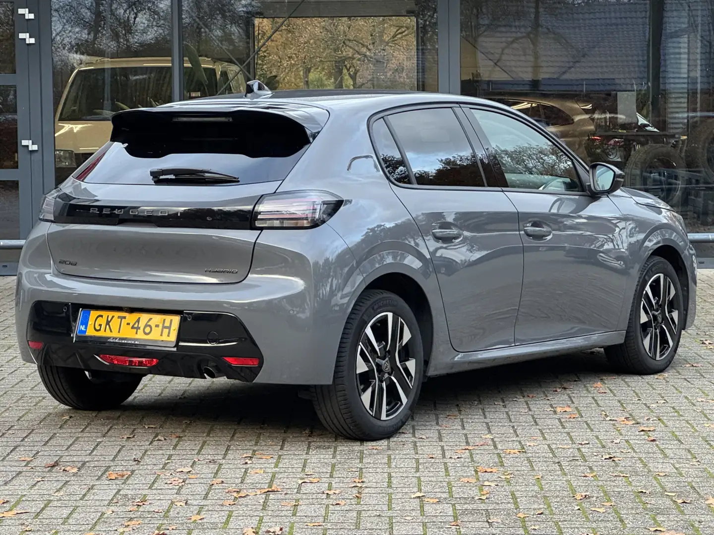 Peugeot 208 Hybrid 100 e-DCS6 Allure Automaat Clima/Navi/Cruis Gris - 2