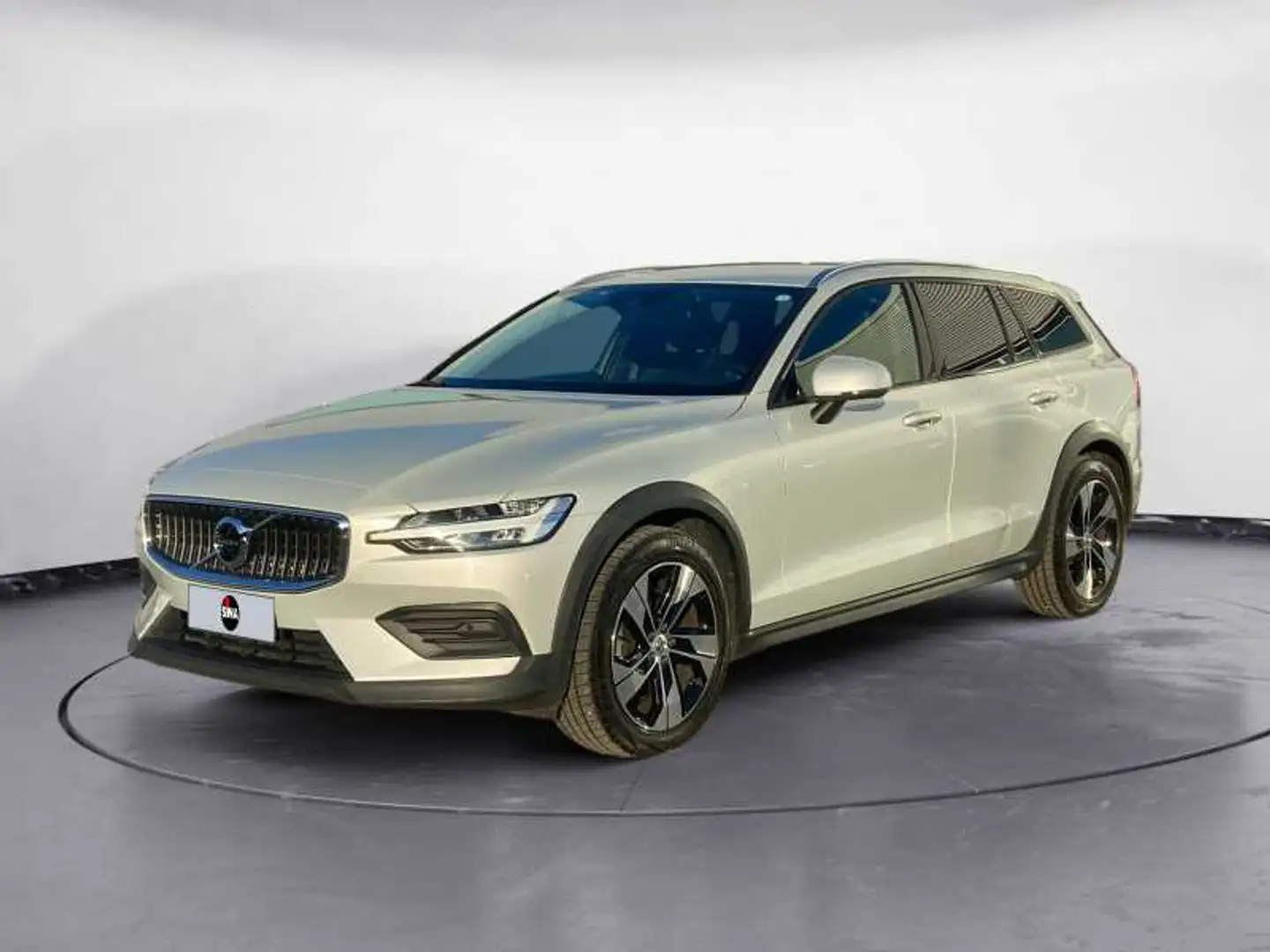 Volvo V60 Cross Country Cross Country 2.0 D4 Pro Plateado - 1