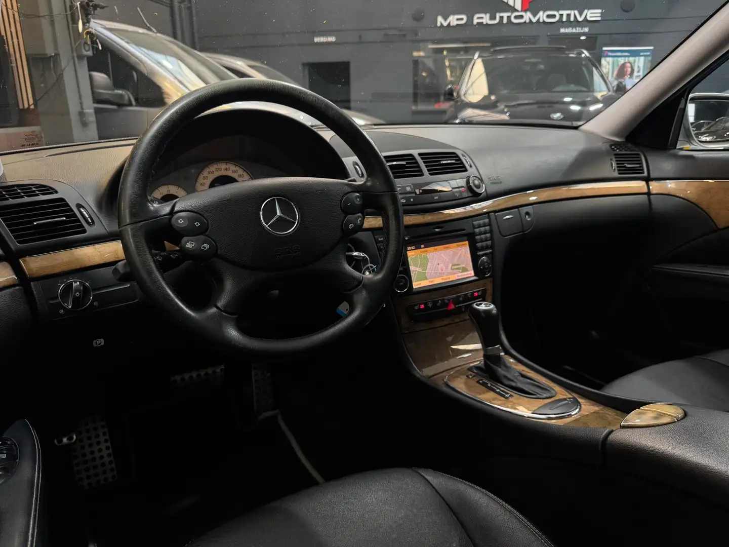 Mercedes-Benz E 320 CDI Avantgarde|Navi|Stoelverw|Cruise|Trekh|NAP Gri - 2
