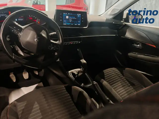Peugeot 208 view 10