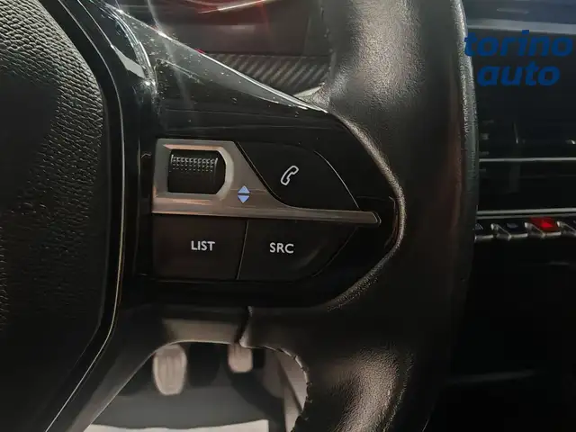 Peugeot 208 view 15