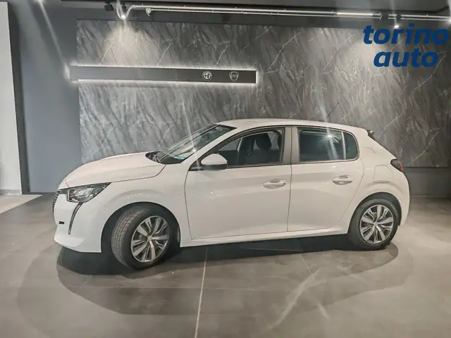 Peugeot 208 view 3