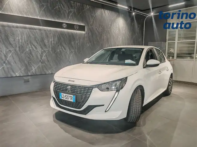 Peugeot 208 view 2