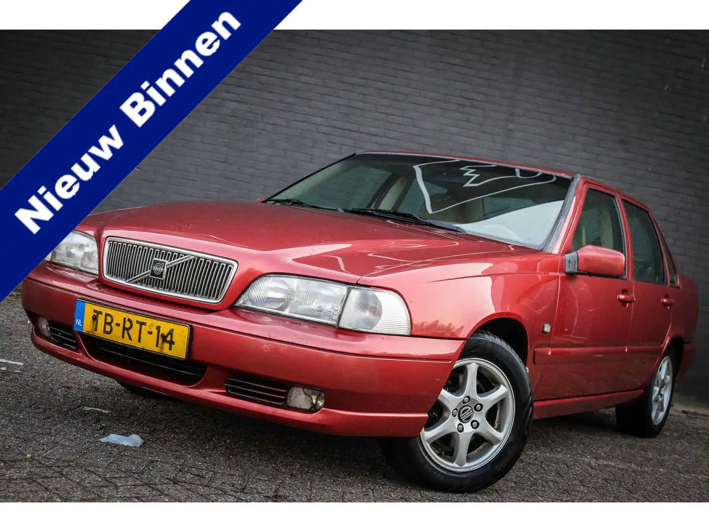 Volvo S70 2.5 Comfort-Line Net binnen - Nu al te bezichtigen Rojo - 1