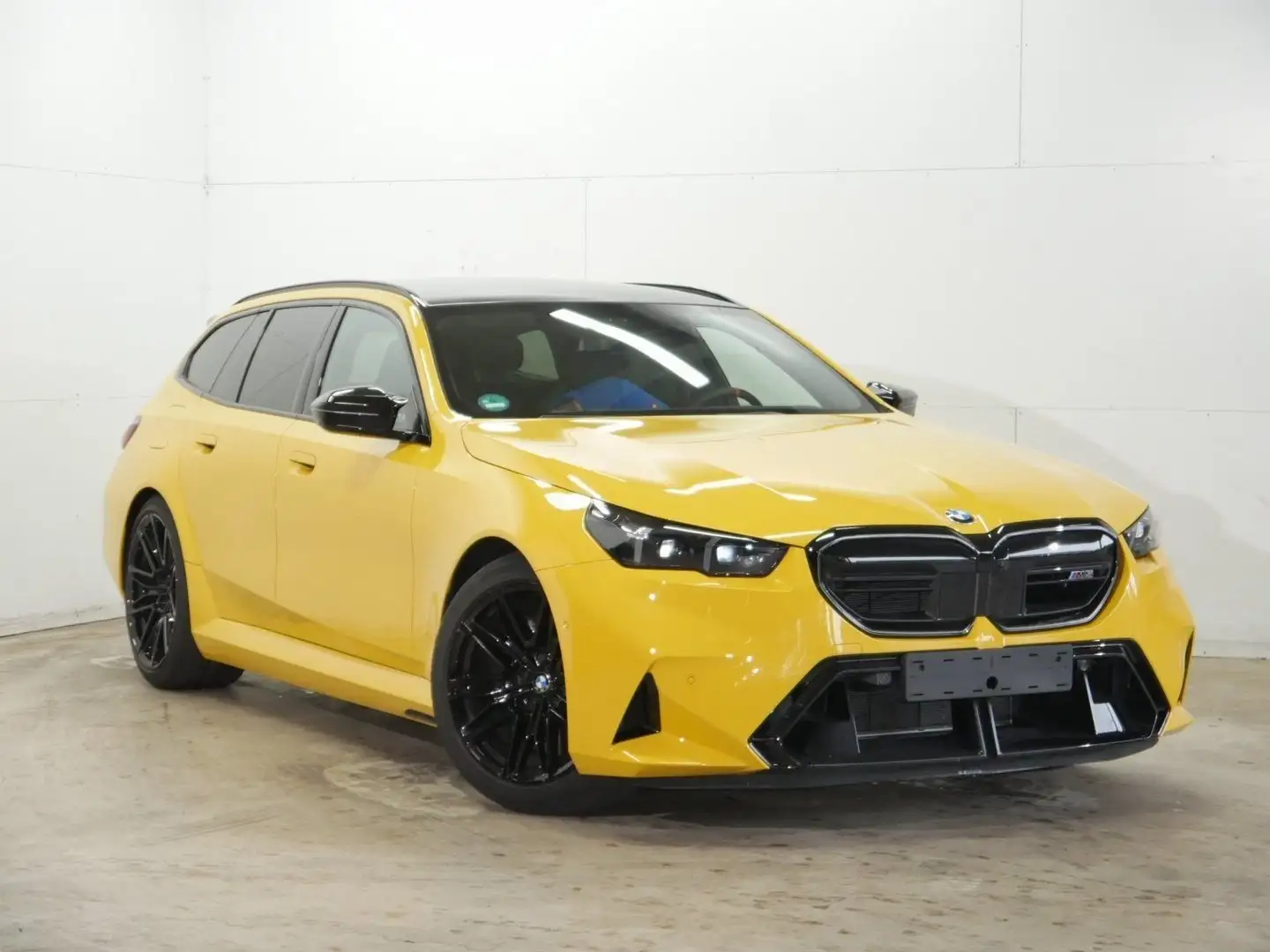BMW M5 Touring |Sonderlackierung |Sitzbelüftung |Bowers&W Gelb - 2