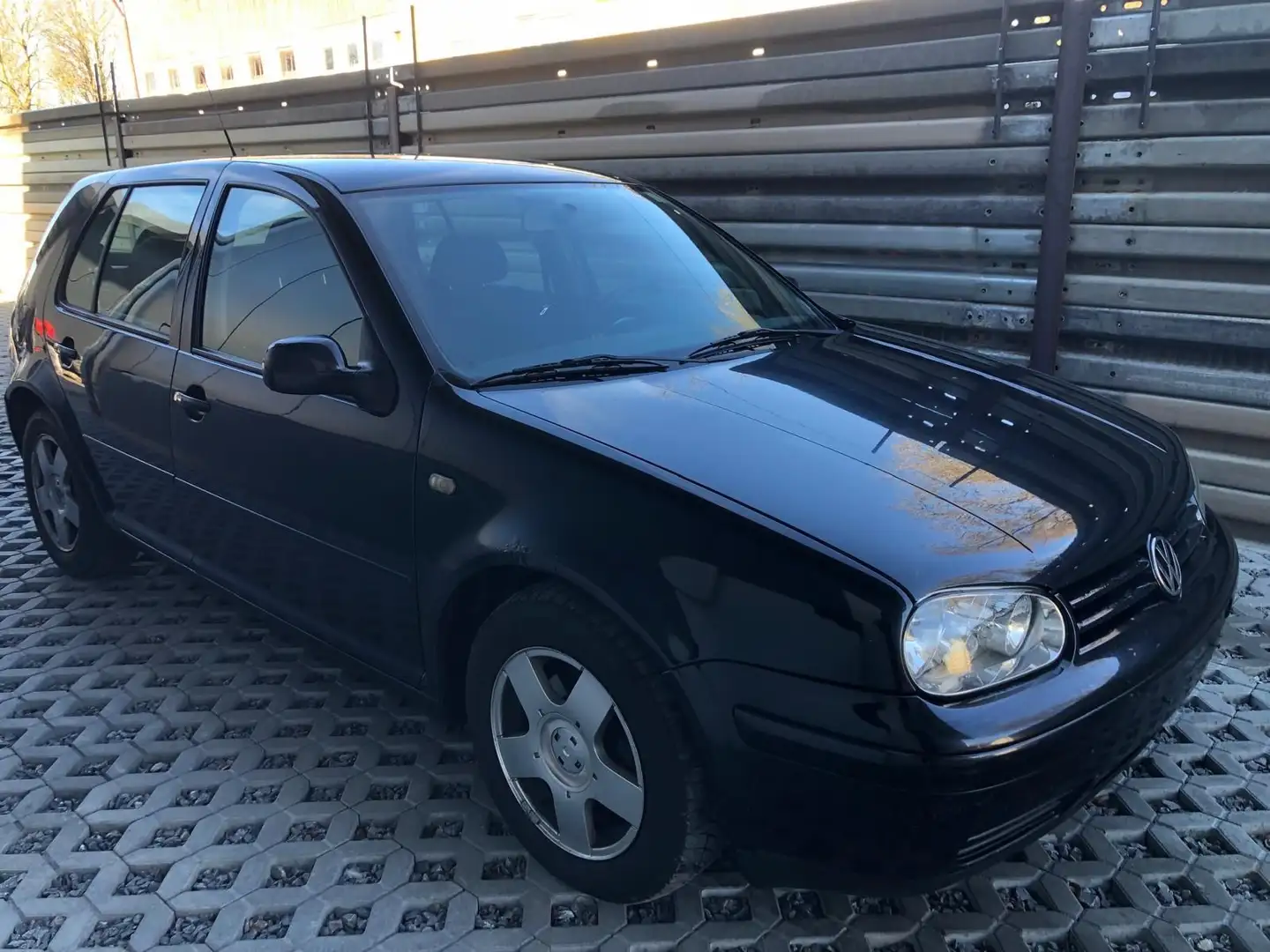 Volkswagen Golf 1.9TDI 81kW AHK, KLIMA - 2