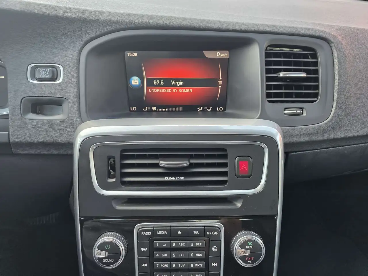 Volvo S60 снимка Volvo S60