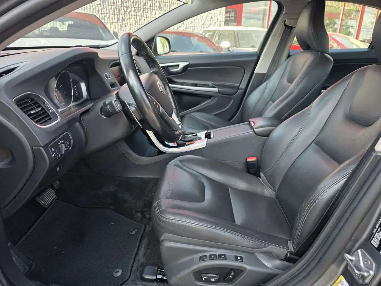 Volvo S60 снимка Volvo S60