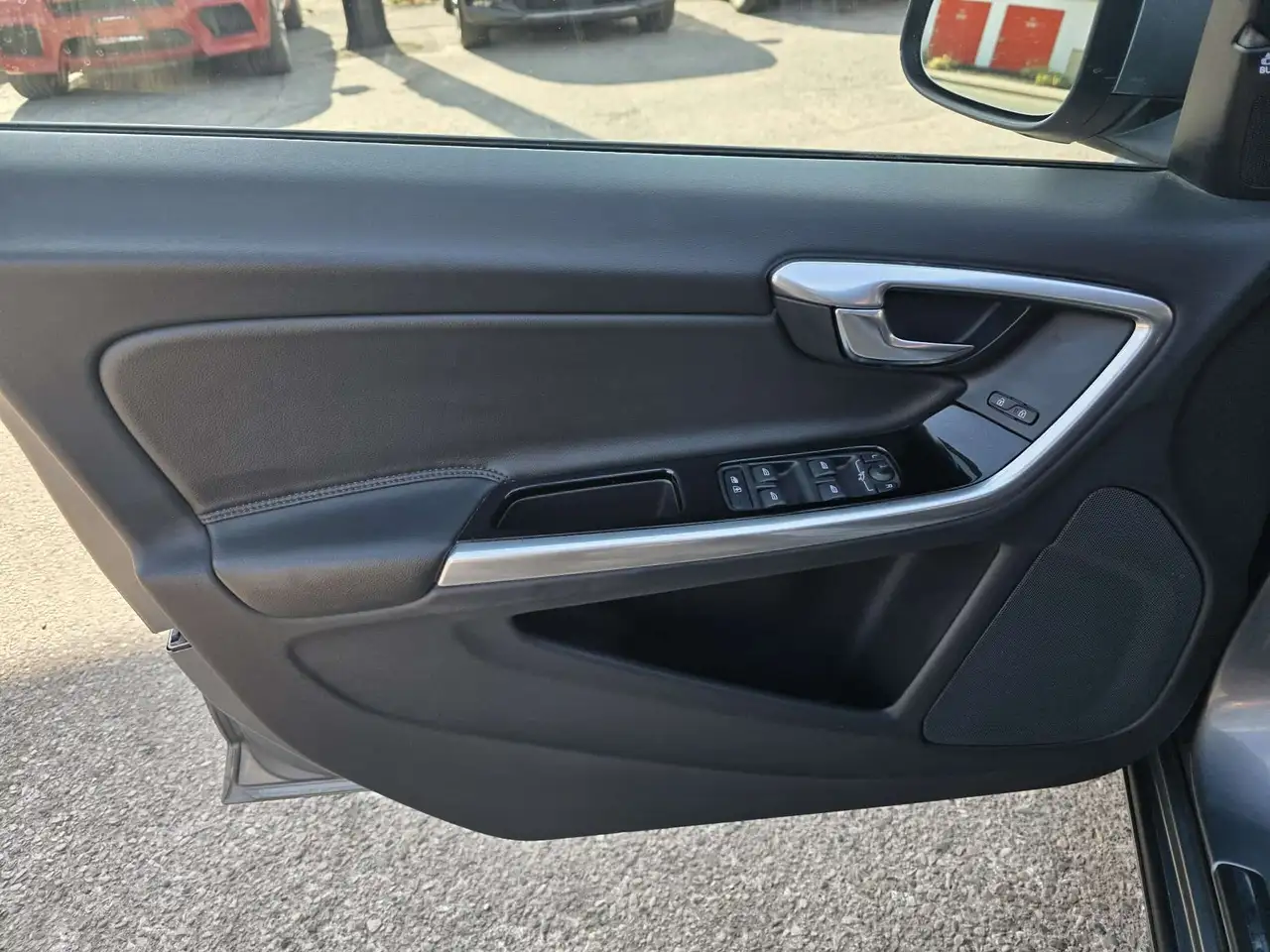 Volvo S60 снимка Volvo S60