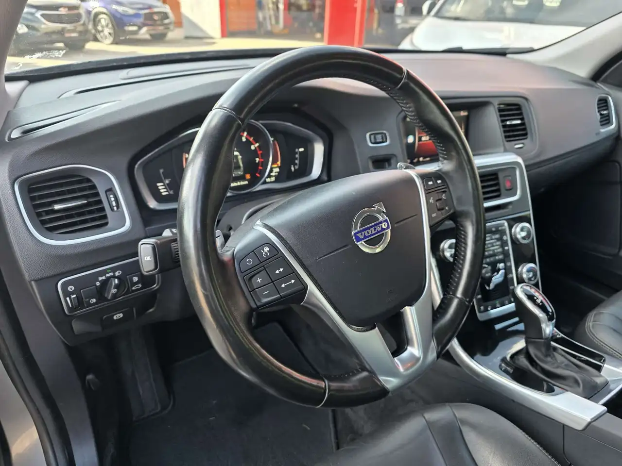 Volvo S60 снимка Volvo S60
