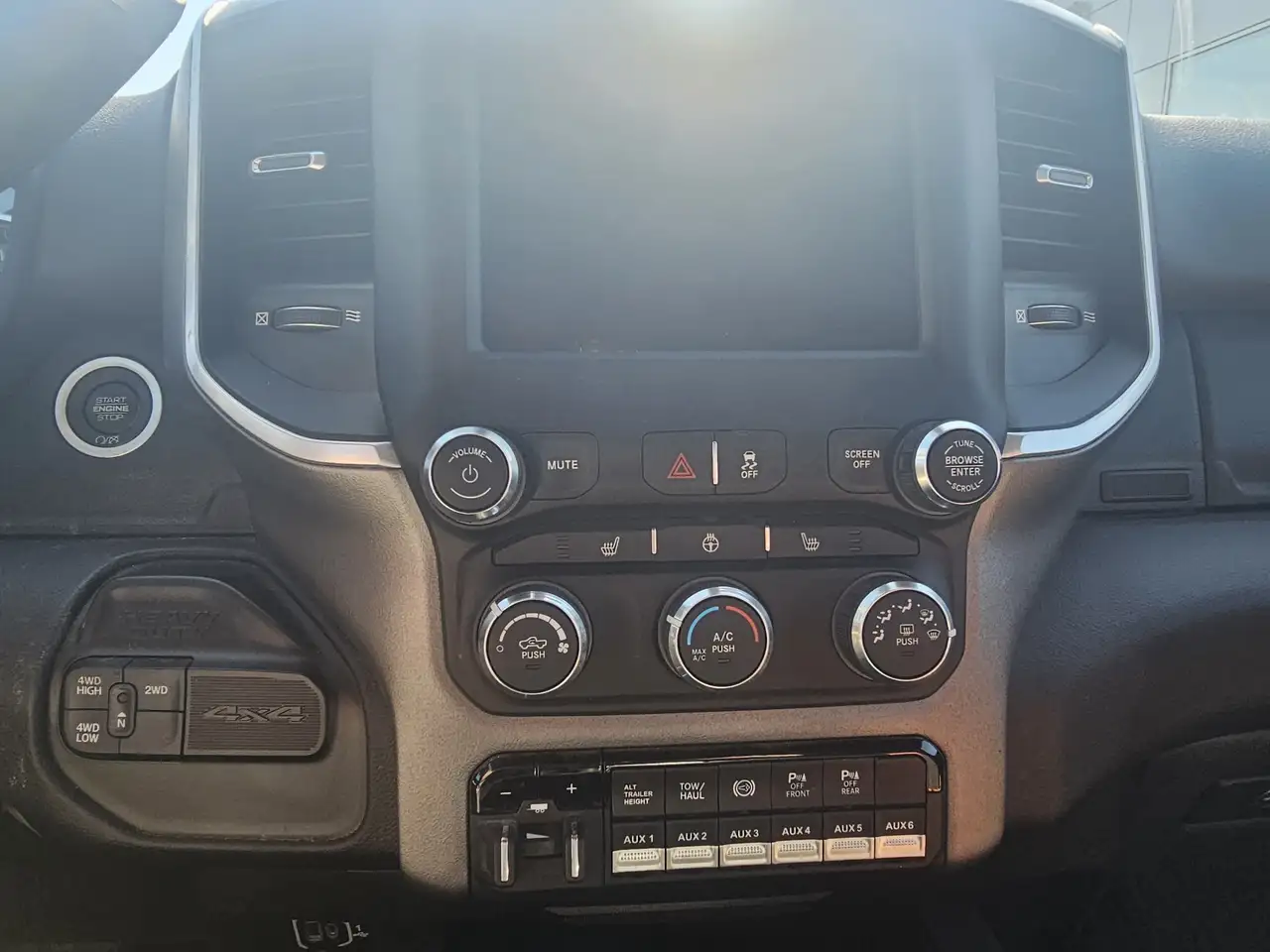 RAM 3500 снимка RAM 3500