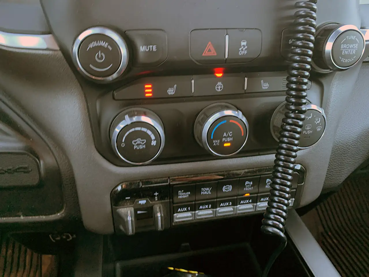 RAM 3500 снимка RAM 3500