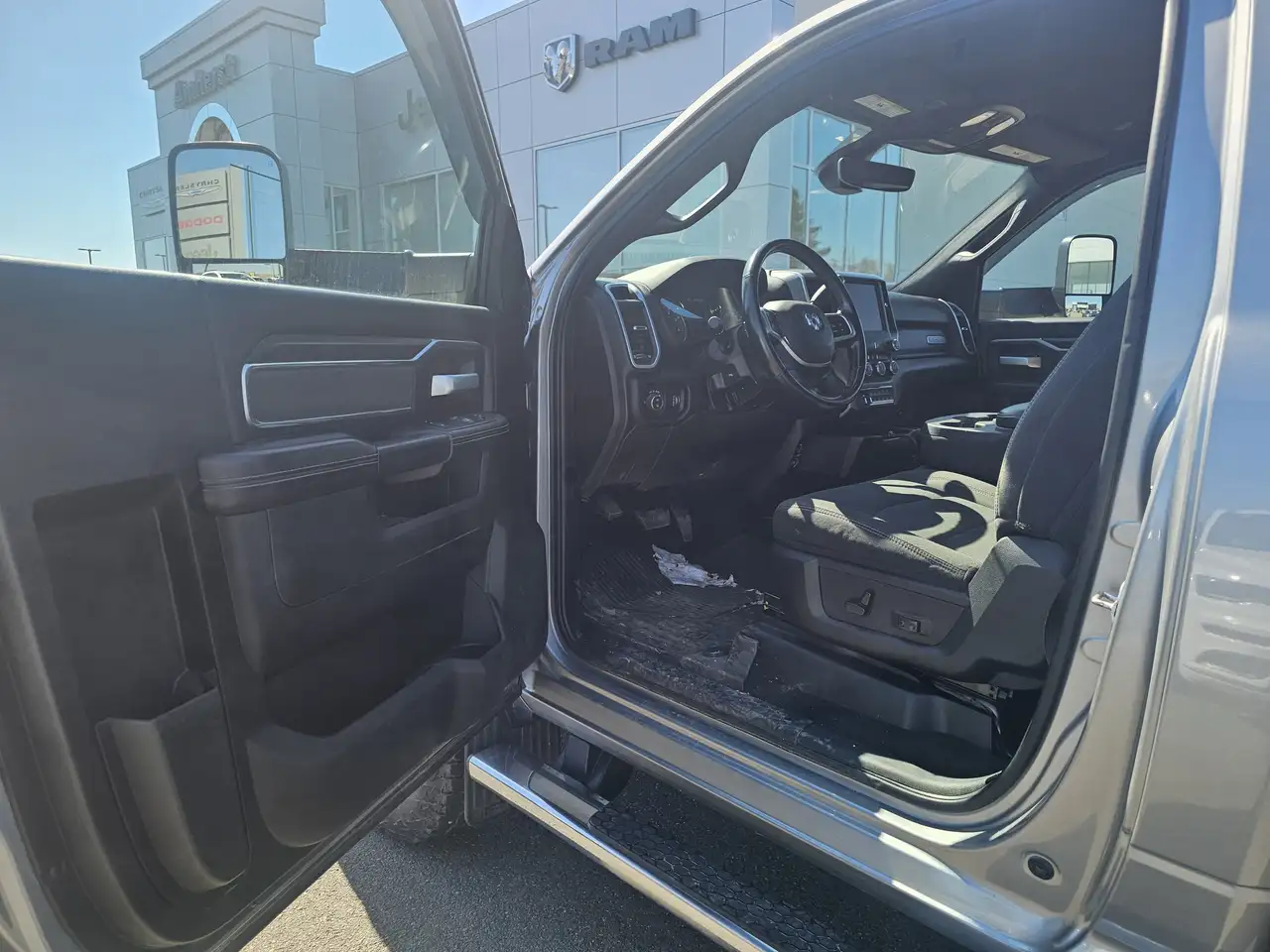 RAM 3500 снимка RAM 3500