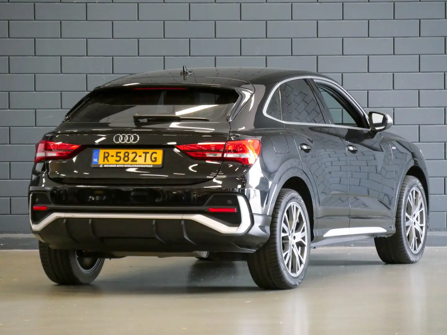 Audi Q3 Sportback 35 TFSI 150PK AUTOMAAT S Edition | APPLE Zwart - 2