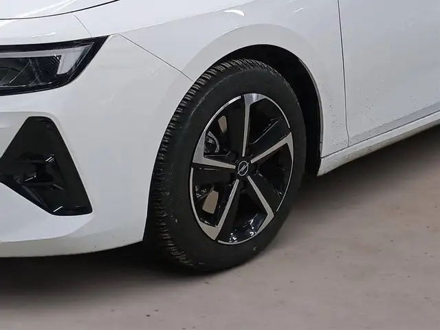 Opel Astra view 8