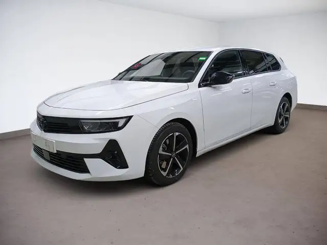 Opel Astra view 3