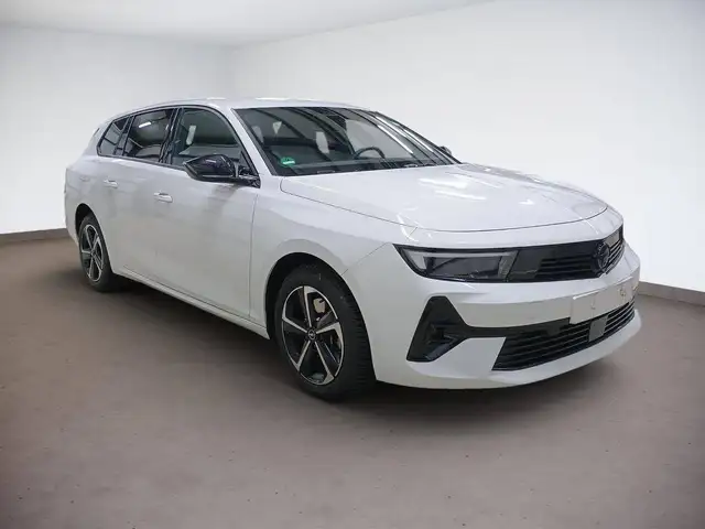 Opel Astra view 2