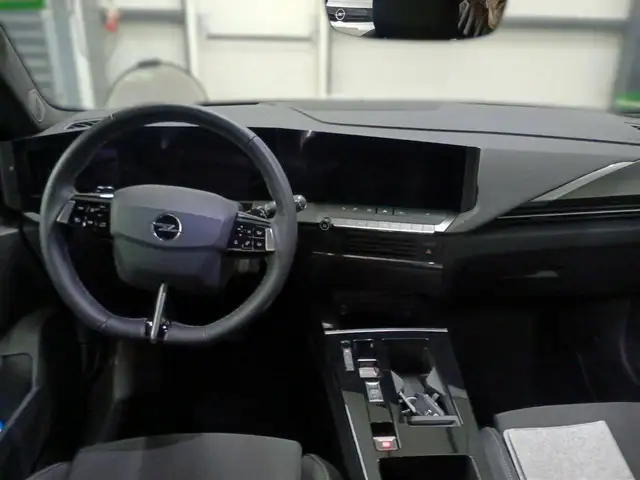 Opel Astra view 9