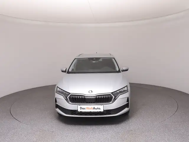 Skoda Octavia view 3