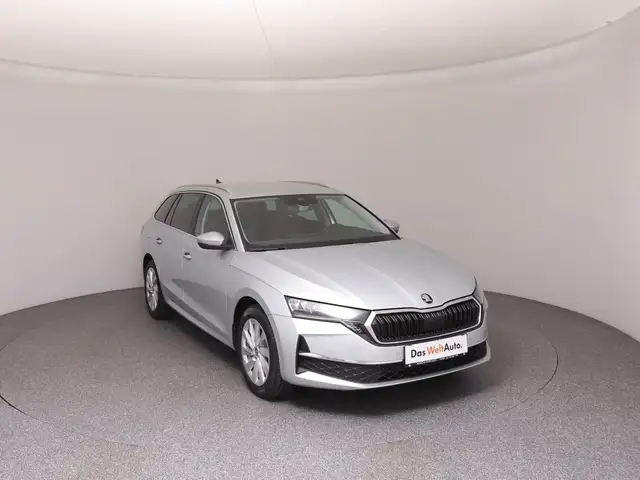 Skoda Octavia view 2