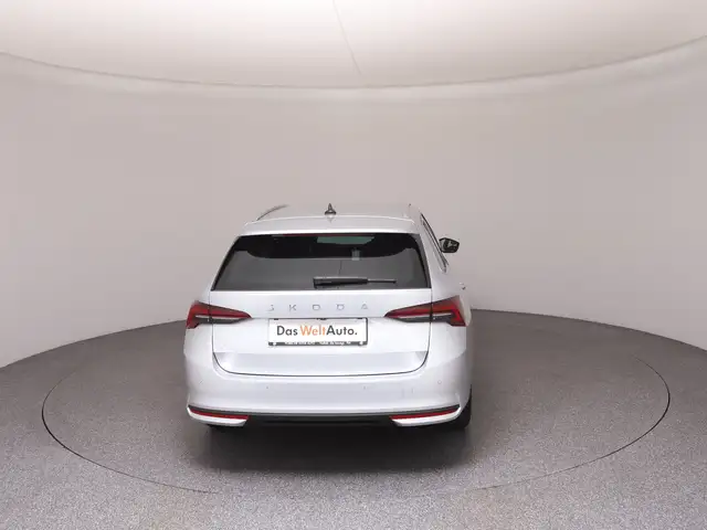 Skoda Octavia view 6
