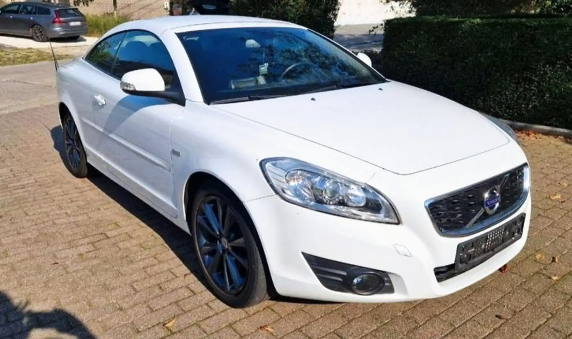 Volvo C70 D3 150 ch Momentum Geartronic - 1