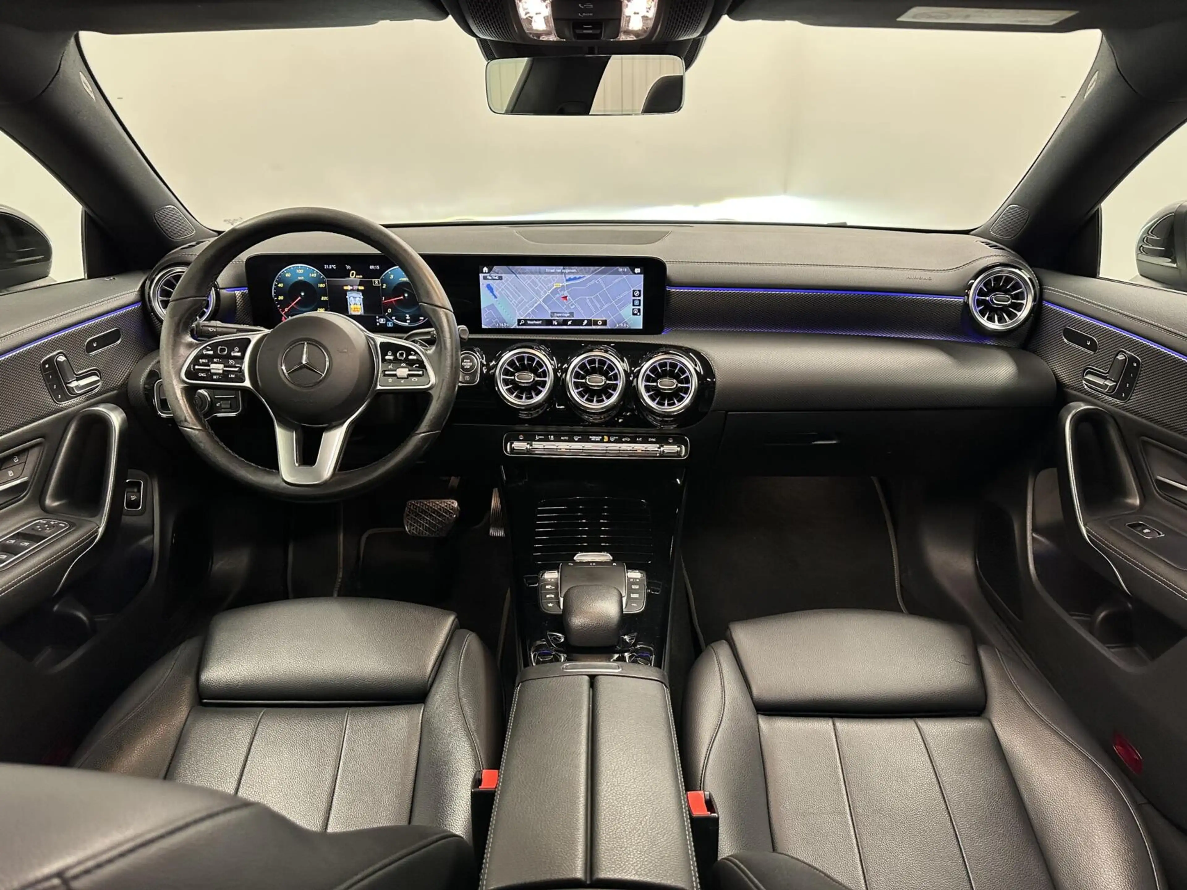 Mercedes-Benz CLA 180 Business Solution Luxury PANO CAMERA SFEERVERLICHT — photo 2