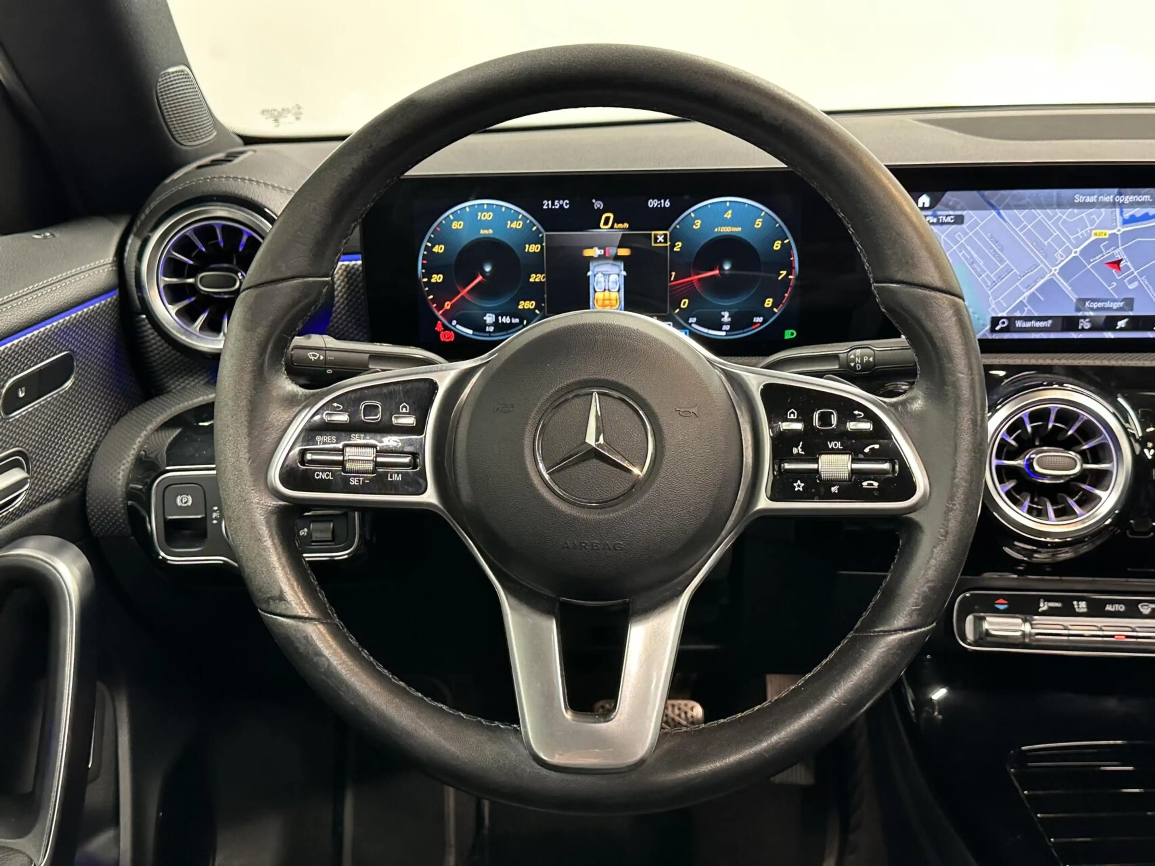 Mercedes-Benz CLA 180 Business Solution Luxury PANO CAMERA SFEERVERLICHT — photo 40