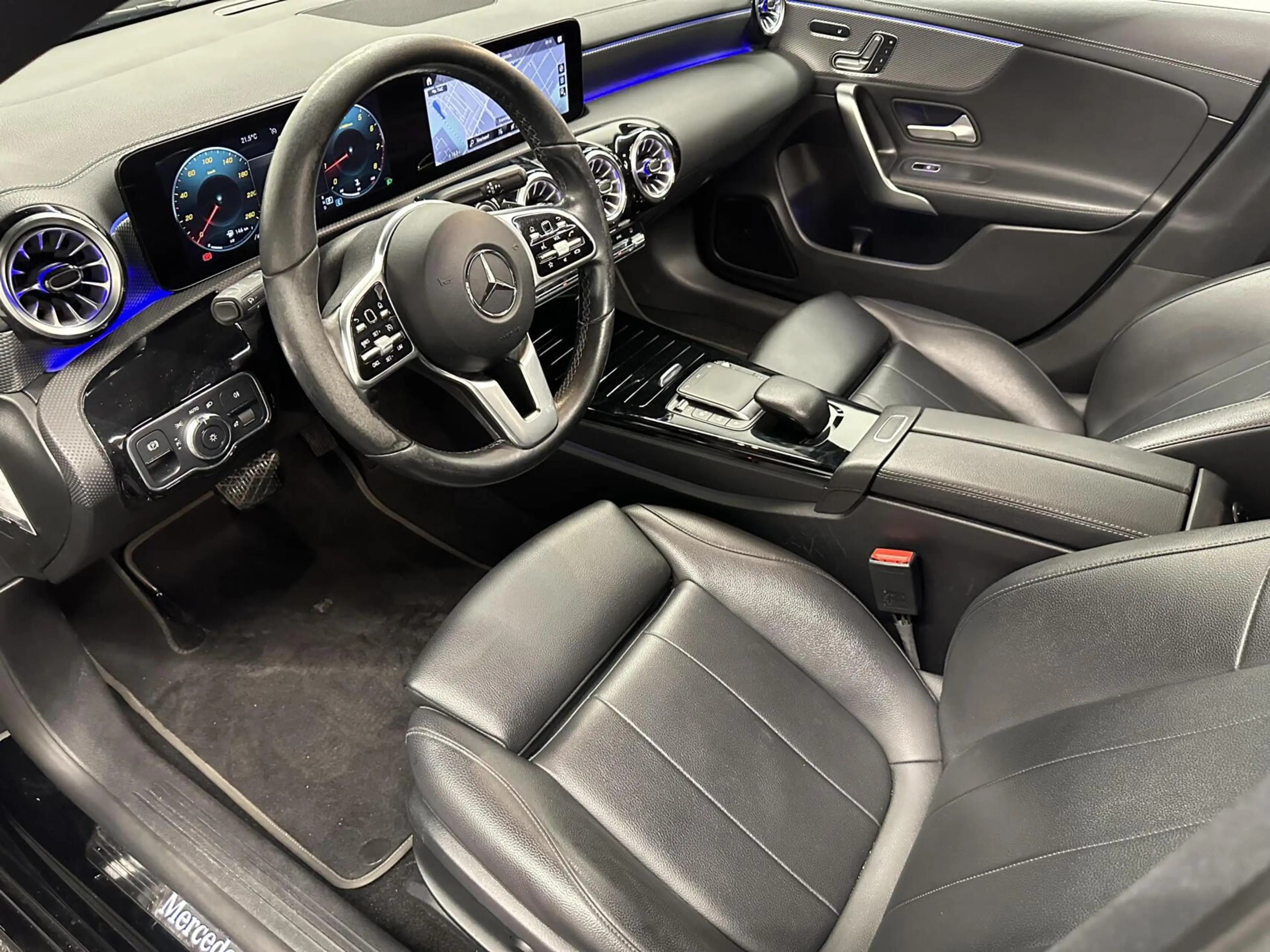 Mercedes-Benz CLA 180 Business Solution Luxury PANO CAMERA SFEERVERLICHT — photo 14