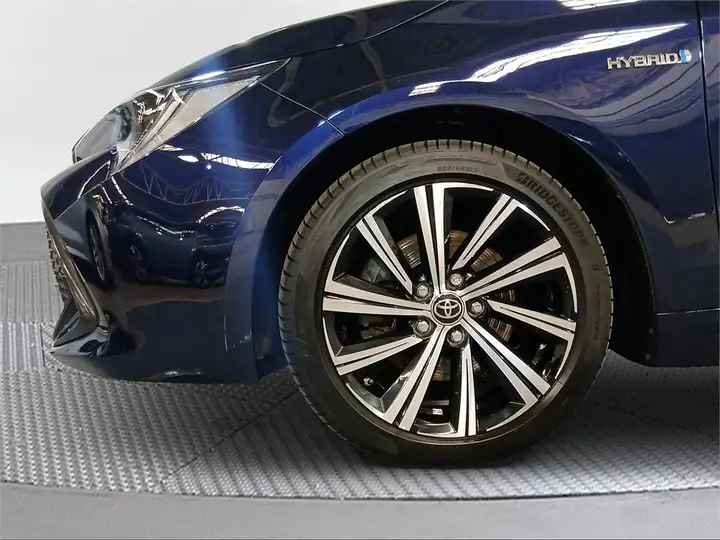 Toyota Auris 2022, foto 16
